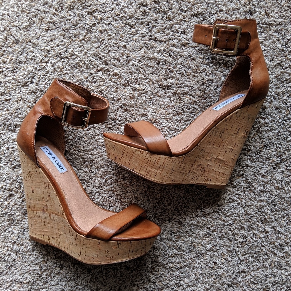 Steve Madden XPLICIT Wedges - Cognac